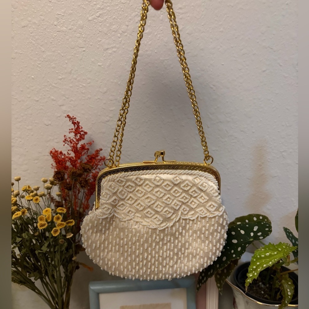 *EUC* Vintage Mid Century Walborg Hand Beaded Kiss lock Convertible Purse